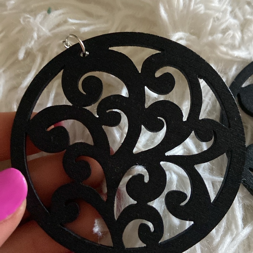 Very unique earrings! - Picture 2 of 3